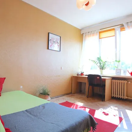Rent this 6 bed apartment on Zielona 73 in 90-765 Łódź, Poland