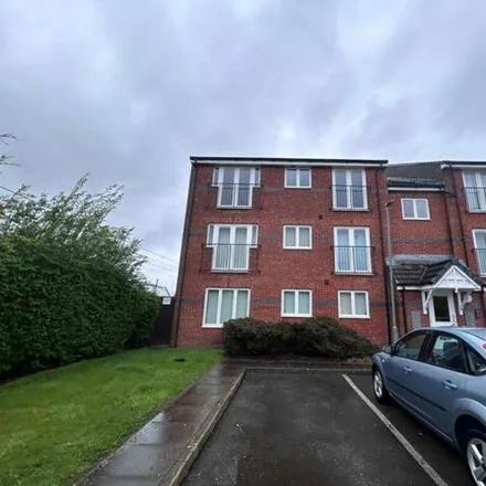 Rent this 2 bed room on Oakwood Grove in Radcliffe, M26 2XF