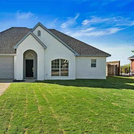 Buy this 2 bed house on 605 Elizabeth Place in Weatherford, TX 76086