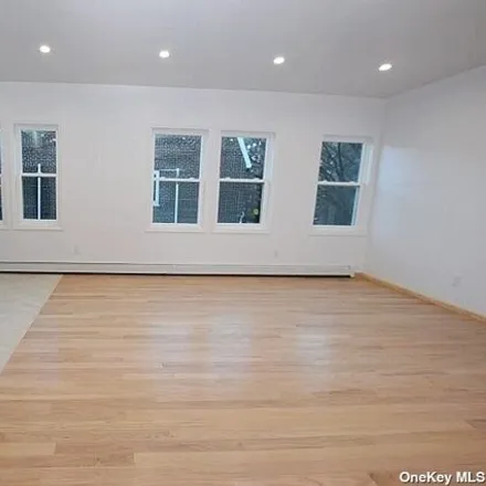 Image 3 - 48-23 44th Street, New York, NY 11377, USA - House for rent