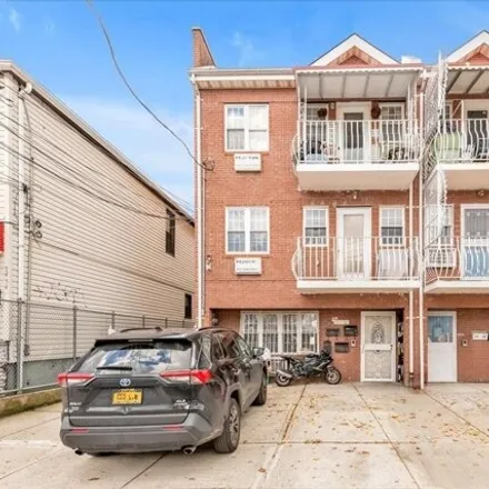 Buy this 8 bed house on 34-52 59th Street in New York, NY 11377