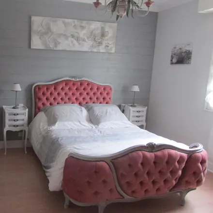 Rent this 4 bed house on 29170 Saint-Évarzec