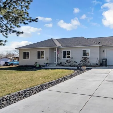 Buy this 4 bed house on 4810 West Livingston Road in Pasco, WA 99301