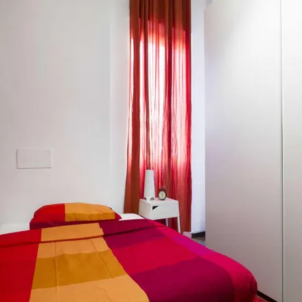 Image 2 - Olona, Viale Coni Zugna 43, 20144 Milan MI, Italy - Room for rent