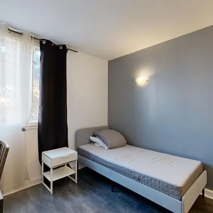 Rent this 4 bed apartment on 204 Avenue Élisée Reclus in 93380 Pierrefitte-sur-Seine, France