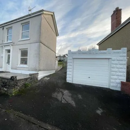 Buy this 3 bed house on Stepney Road in Garnant, SA18 1NN