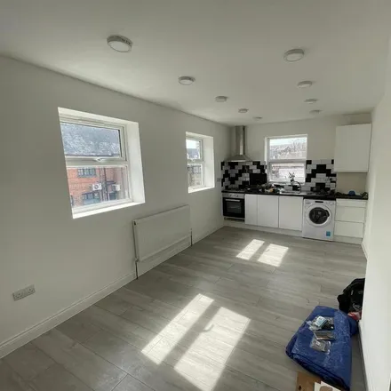 Rent this studio apartment on Tanning Shop in High Street, London