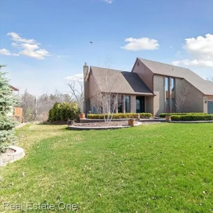 Image 2 - Windridge Nature Preserve, Pond View Circle, Livonia, MI 48152, USA - House for sale