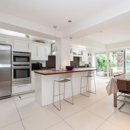 Rent this 6 bed house on Onslow Avenue in London, TW10 6QD