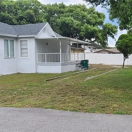 Buy this 1 bed house on 5304 17th Street in Zephyrhills, FL 33542