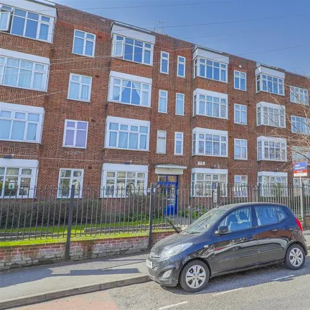 Rent this 3 bed apartment on 63 Fairlop Road in London, E11 1BG