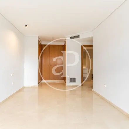 Image 4 - La Piazza, Carrer de la Serrania, 46015 Valencia, Spain - Apartment for rent