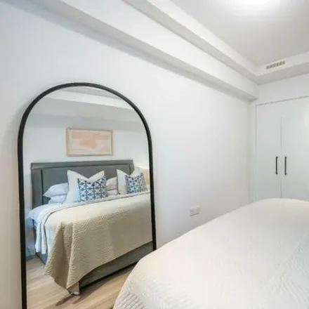 Image 5 - Duncan House, Dolphin Square West, London, SW1V 3LE, United Kingdom - Room for rent