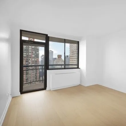Image 7 - South Park Tower, 124 West 60th Street, New York, NY 10023, USA - House for rent