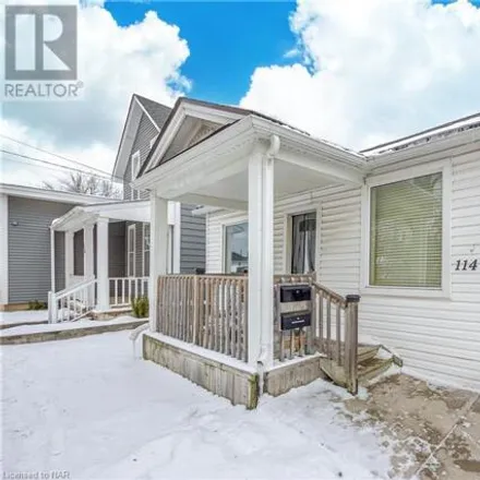 Buy this 4 bed house on 331 Lake Street in St. Catharines, ON L2N 4G9