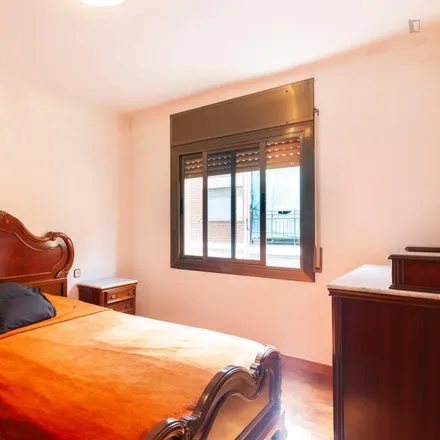 Rent this 3 bed room on Carrer de Beethoven in 31, 08922 Santa Coloma de Gramenet