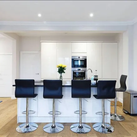 Rent this 6 bed apartment on 82 Westcombe Park Road in London, SE3 7QU