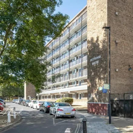 Buy this 1 bed apartment on Outwood House in Deepdene Gardens, London