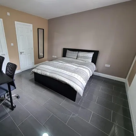 Image 2 - 92 Prior Deram Walk, Coventry, CV4 8FS, United Kingdom - House for rent