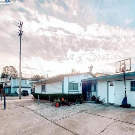Rent this 3 bed house on 1125 South 55th Street in Richmond, CA 94804