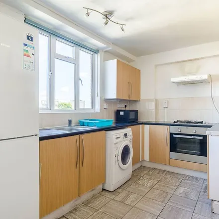 Image 7 - Parmoor Court, Gee Street, London, EC1V 3RD, United Kingdom - Apartment for rent