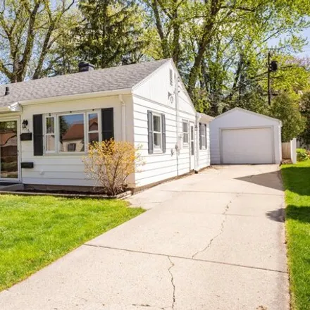 Buy this 3 bed house on 3356 North 95th Street in Milwaukee, WI 53222
