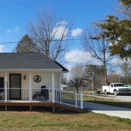 Buy this studio apartment on 818 Bill Mays Road in Fariston, KY 40744