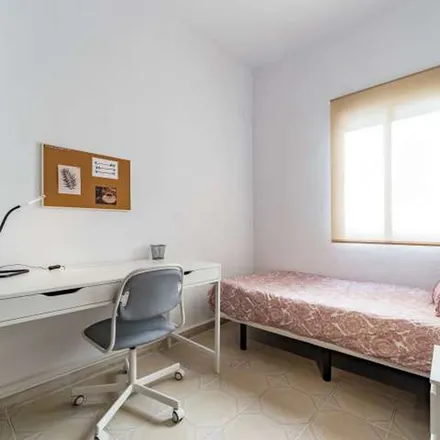 Image 2 - Carrer de Lo Rat Penat, 3, 46023 Valencia, Spain - Apartment for rent