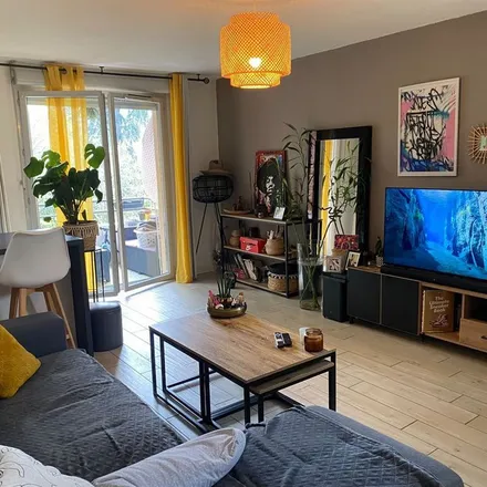 Rent this 3 bed apartment on 24B Chemin de l'Église de Lalande in 31200 Toulouse, France