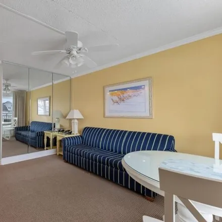 Image 4 - Desert Sand Resort, 79th Street, Avalon, Cape May County, NJ 08202, USA - Condo for sale