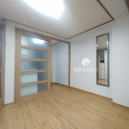 Rent this studio apartment on 서울특별시 관악구 신림동 103-34