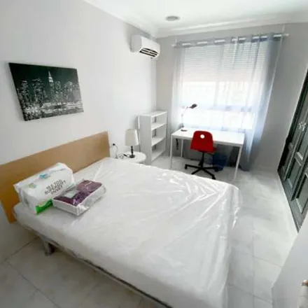 Rent this 4 bed apartment on Carrer del General San Martín in 46004 Valencia, Spain