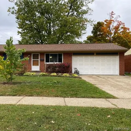 Buy this 3 bed house on 43221 Fortner Drive in Sterling Heights, MI 48313