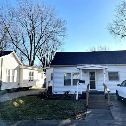 Buy this 3 bed house on 208 South Hickory Street in Pana, IL 62557