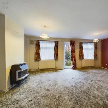 Image 2 - Humber Drive, Aylesbury, HP21 8TP, United Kingdom - Townhouse for sale