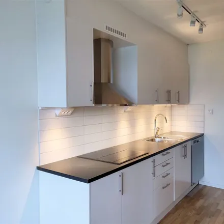 Rent this 3 bed apartment on Elinebergsvägen 10A in 256 59 Helsingborg, Sweden