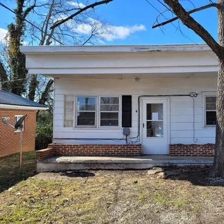 Rent this 2 bed house on 1559 Virginia Avenue in Cookeville, TN 38501