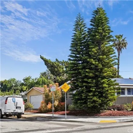 Image 3 - 8210 Wynne Avenue, Los Angeles, CA 91335, USA - House for sale