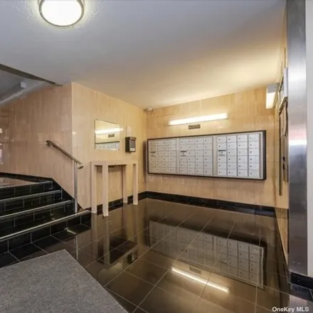 Image 2 - The Devon, 138-25 31st Drive, New York, NY 11354, USA - Apartment for sale