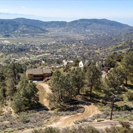 Image 2 - 26531 Winchester Ct, Tehachapi, California, 93561 - House for sale