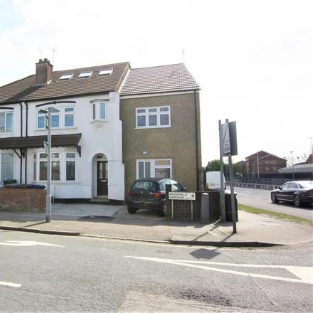 Rent this 6 bed house on Hamilton Road in London, NW11 9EG