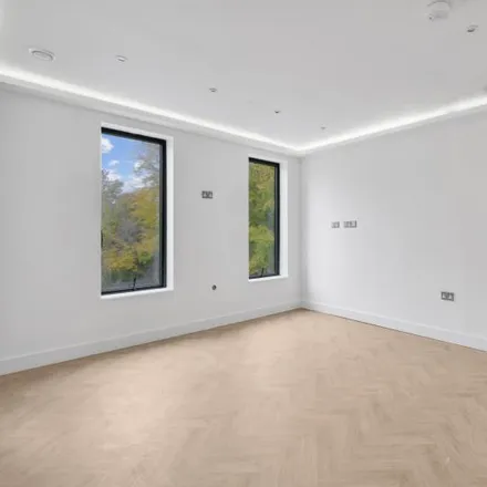 Rent this 2 bed apartment on The Ridge Way in London, CR2 0LF