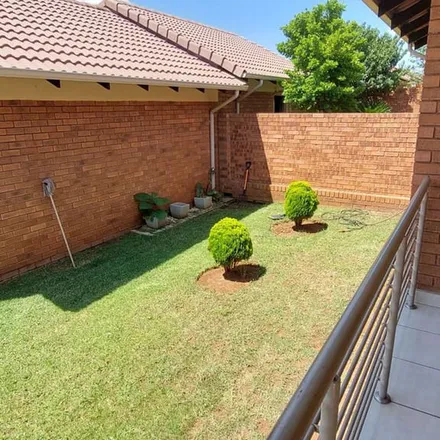 Image 2 - Addo Oval, Mooikloof Ridge, Gauteng, 0072, South Africa - Townhouse for rent