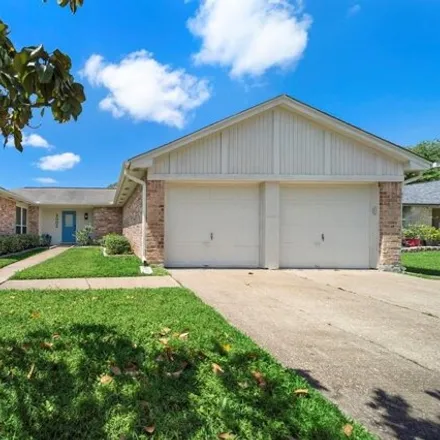 Rent this 3 bed house on 3000 Heritage House Drive in Harris County, TX 77598