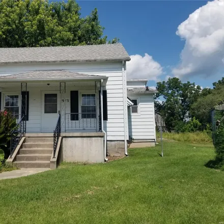 Buy this 2 bed house on 973 South Gabouri Street in Sainte Genevieve, MO 63670