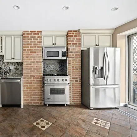 Image 7 - 218 East 31st Street, New York, NY 10016, USA - Townhouse for sale