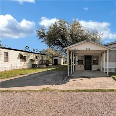 Image 1 - 892 Kennard Street, Village Grove Number 2 Colonia, Hidalgo County, TX 78537, USA - Apartment for sale