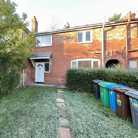 Rent this 3 bed townhouse on Pensarn Avenue in Manchester, M14 6QR
