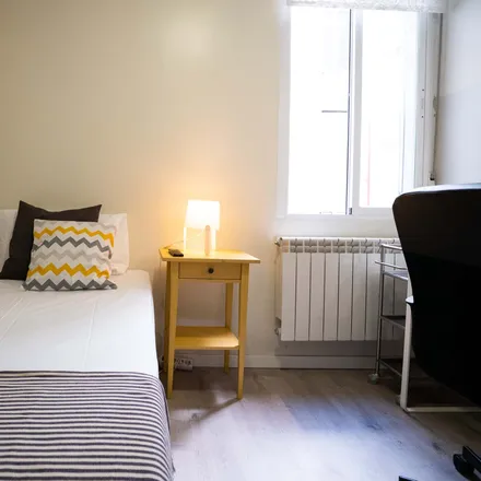 Rent this 1 bed room on Calle de Andrés Borrego in 8, 28004 Madrid