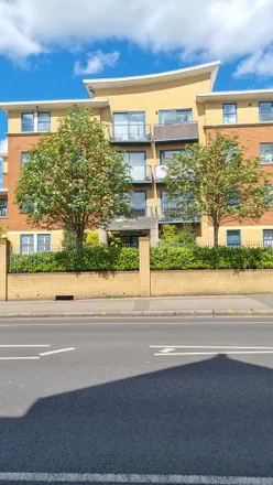 Rent this 2 bed apartment on North Point in Broad Lane, London